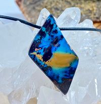 Boulder-Opal